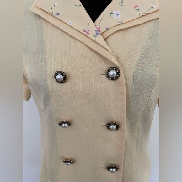 Vintage Leslie Fay Skirt Suit | 8P | Dainty Yellow Flower Pattern - Picture 3 of 9